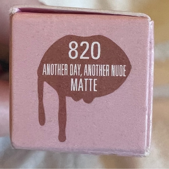 Kylie Cosmetics Matte Liquid Lipstick - Soft Peach - Picture 3 of 3